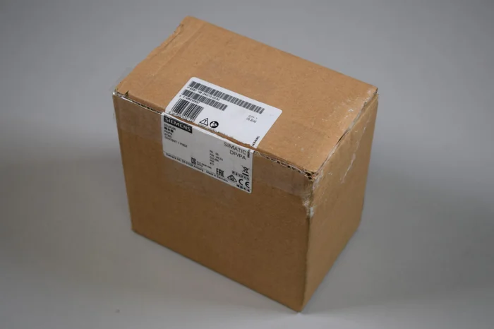 6ES7158-3AD10-0XA0 Neu in einer offenen Verpackung