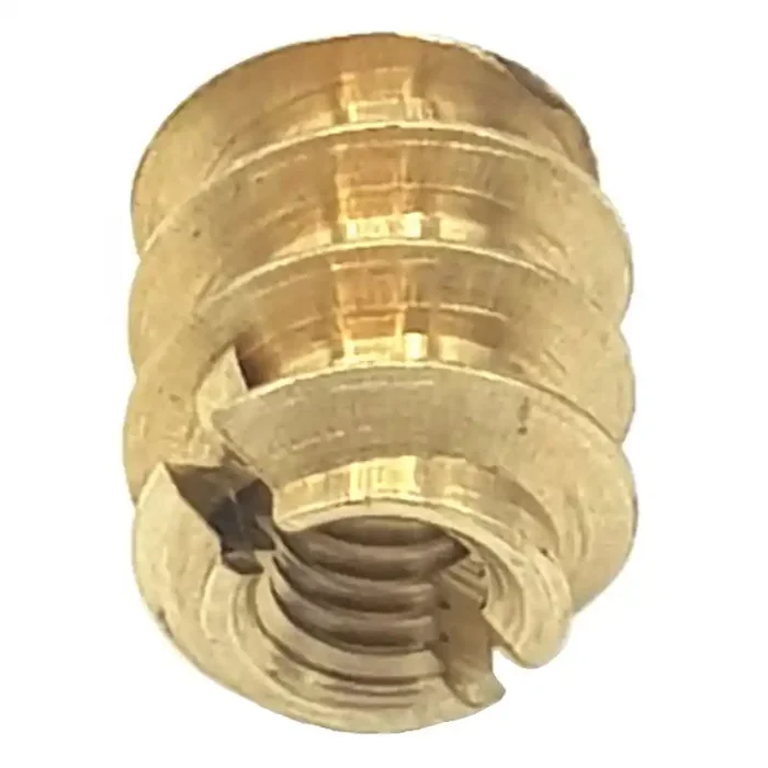 Einschraubmuttern mit Schlitz DIN 7965 Messing blank Außendurchmesser 8 mm M 4 x 8 – 100 Stk